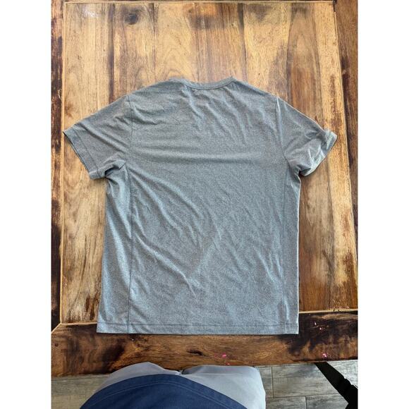 UNTUCKit Men's Gray Short Sleeve Crew Neck Performance T-Shirt Size Medium - Picture 7 of 7